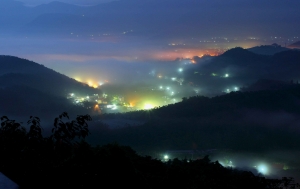 夜眺望金龍山