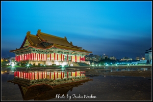 自由廣場(雨後夜景One Photo )