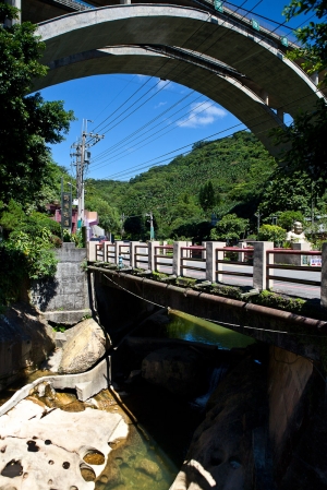 夏日瑪陵溪